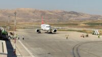 Çalışmalar bitti, havalimanı yeniden açıldı. İlk uçak İstanbul’dan geldi