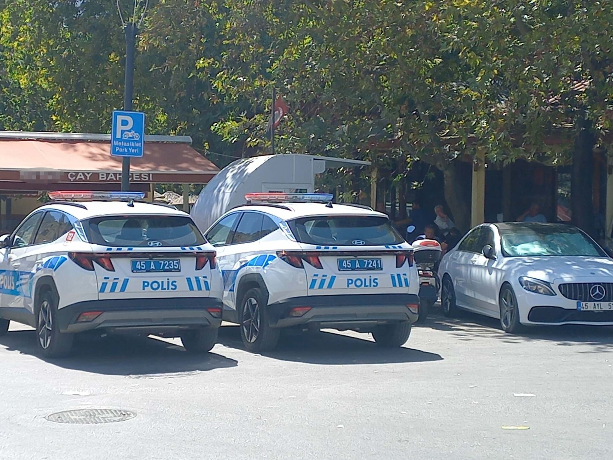 Çay bahçesi tuvaletinde gizli kamera tuzağı