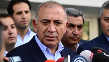 CHP İstanbul İl Kongresi’yle ilgili tedbir kararı kaldırıldı. Gürsel Tekin’in görevi sona erdi