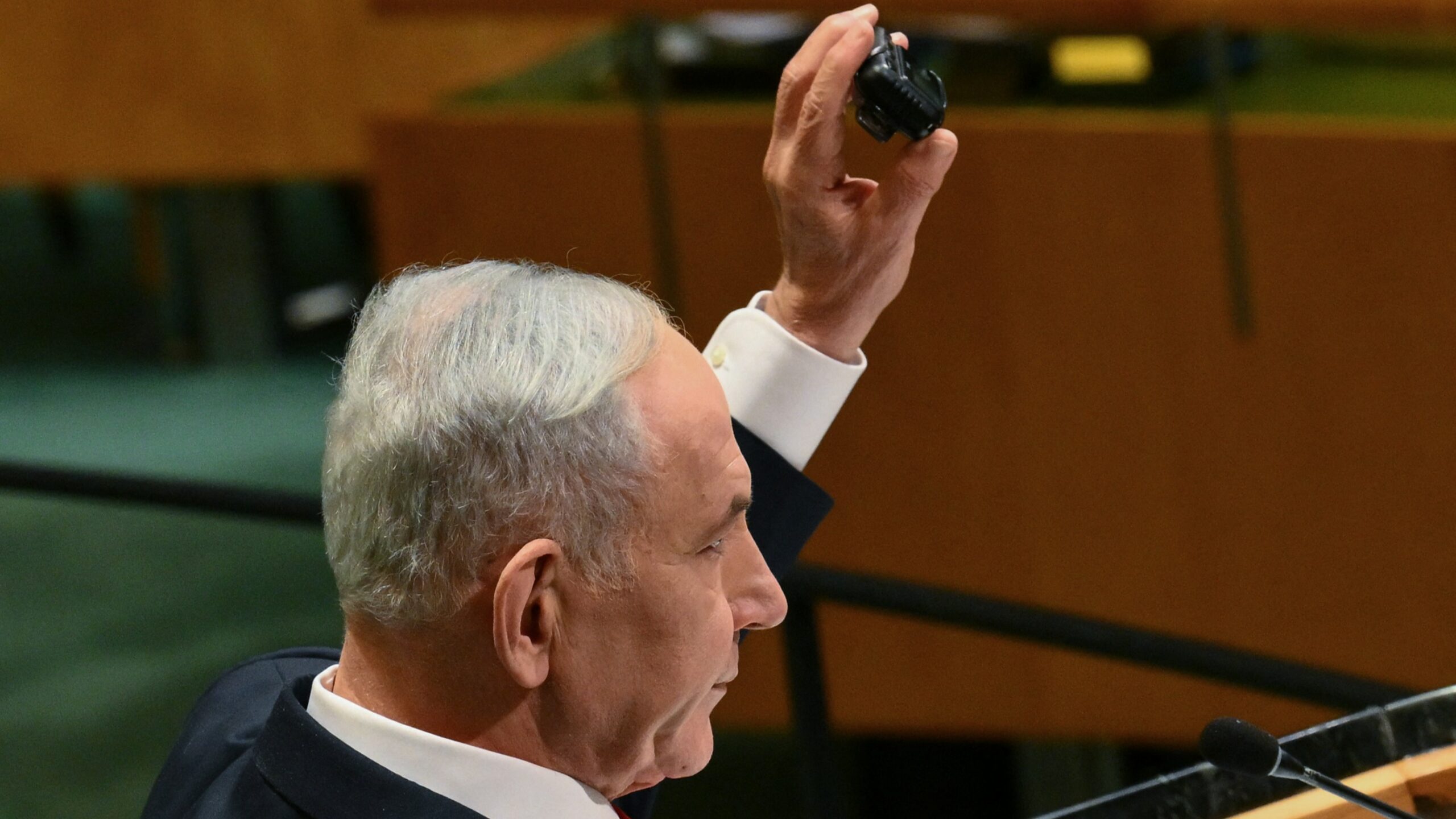 Çocuklar yaşamını yitirmişti. Netanyahu bu cihazla tehdit etti