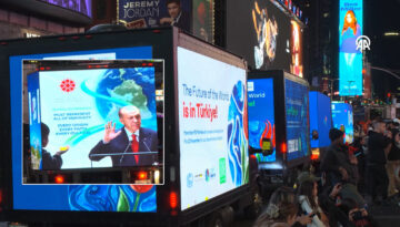 COP31 tanıtım afişleri, New York sokaklarında gösterildi