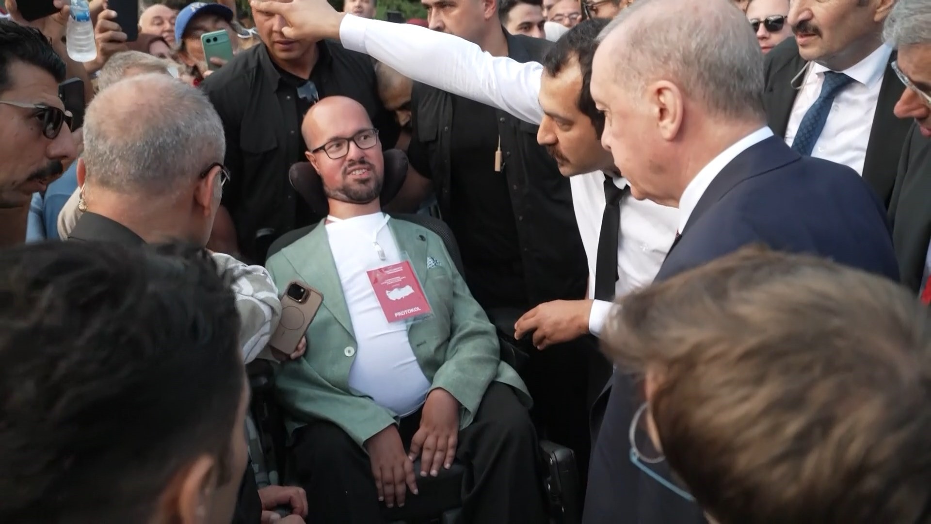 Cumhurbaşkanı Erdoğan, otobüsü durdurup yanına gitmişti. “Unutamayacağım bir an”
