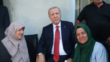 Cumhurbaşkanı Erdoğan’dan komşularına ziyaret
