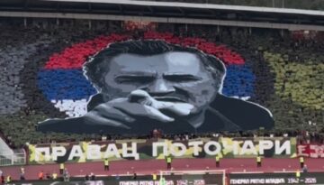 Derbi maçta tepki çeken görüntü. 8 bin insanı öldürmüştü, fotoğrafını açtılar