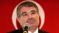 Eski bakana yurt dışına çıkış yasağı. ‘Çakarlı’ aracı bin liraya kiraya vermiş
