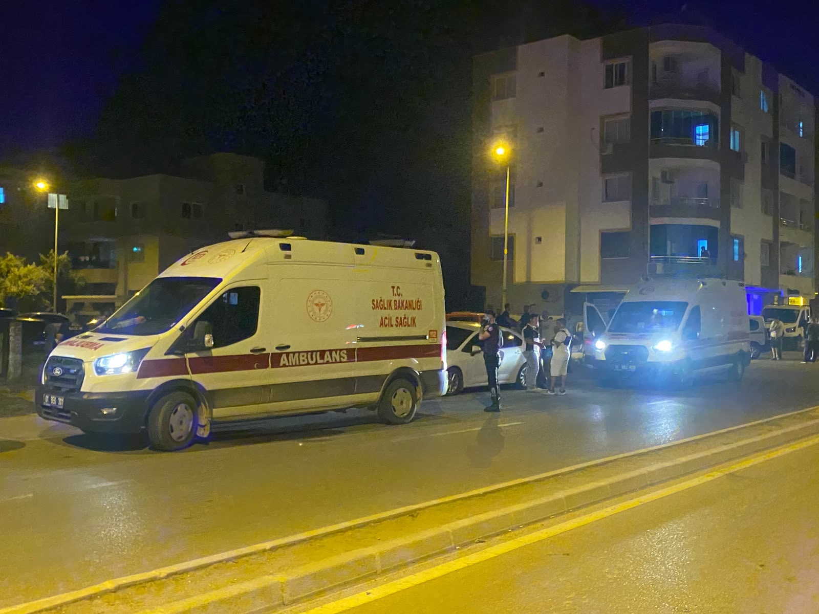 Eski eşini öldürüp oğlunu ağır yaraladı, intihar etti