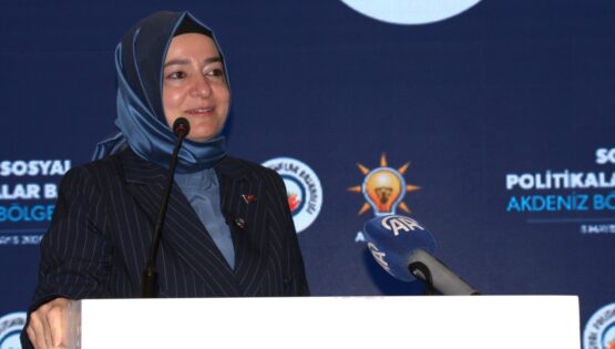 Fatma Betül Sayan Kaya: Tüm görevlerimden affımı istedim