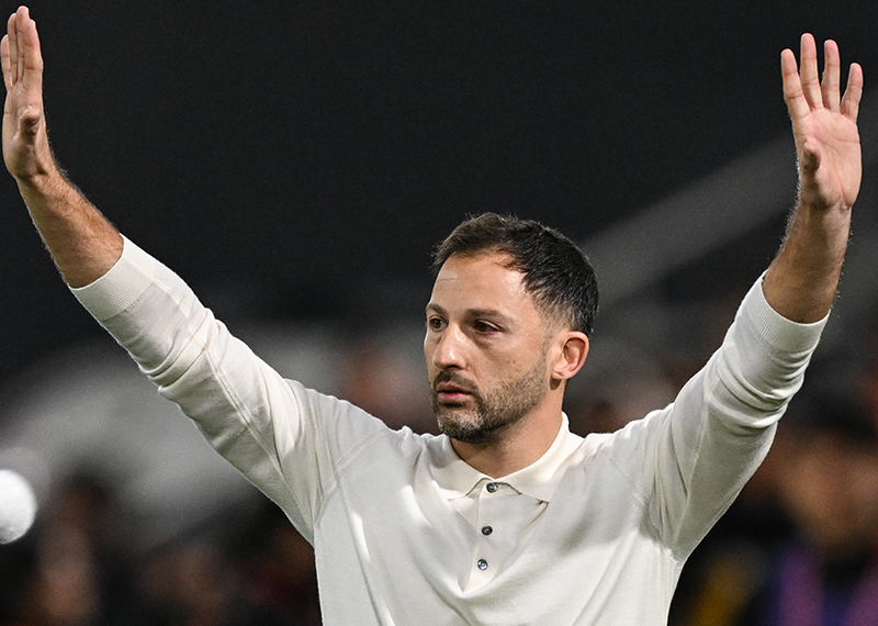 Fenerbahçe sonrası dikiş tutmadı. Galibiyet gelmedi, kovuldu