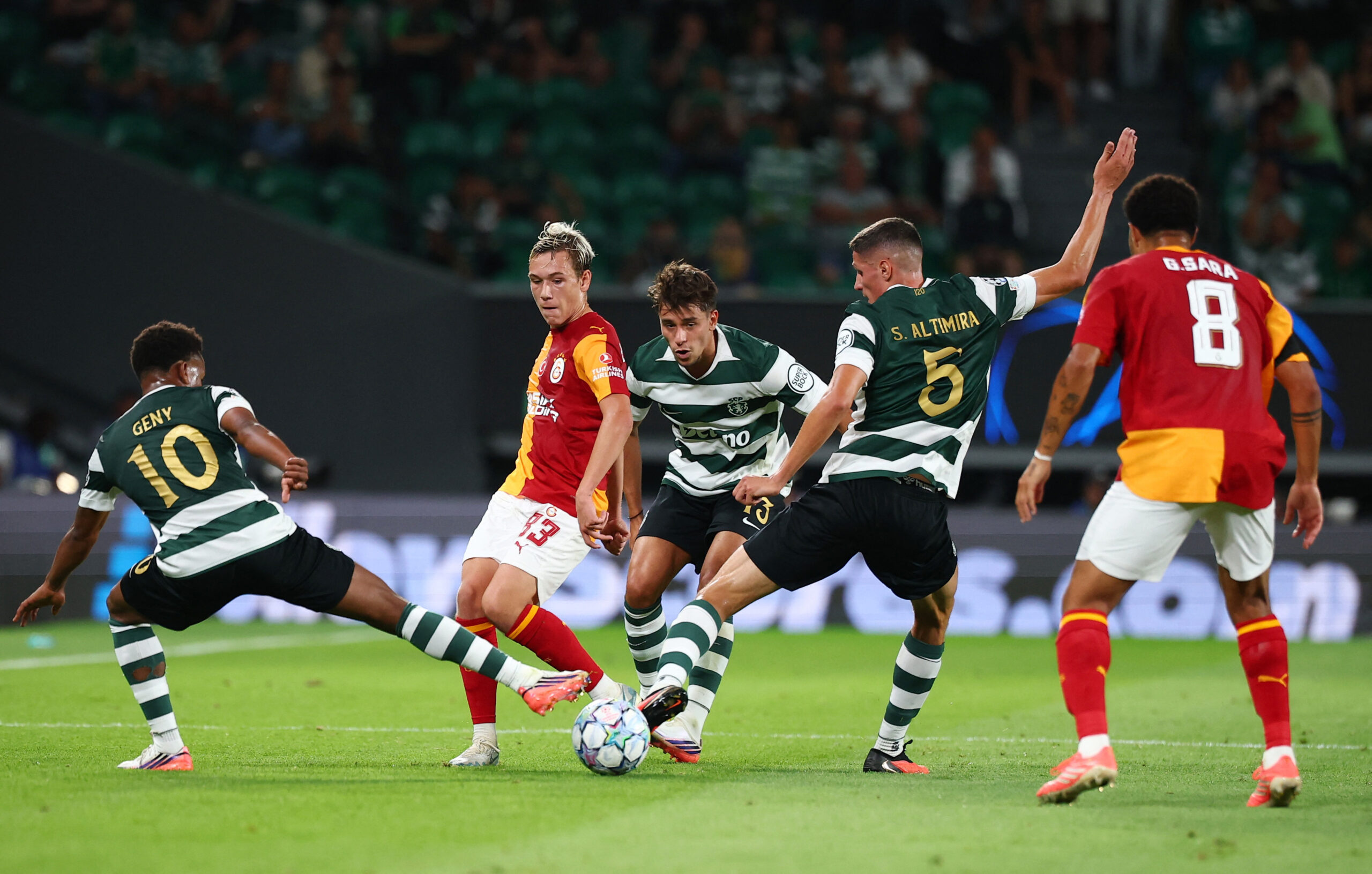 Galatasaray, Şampiyonlar Ligi’ne Sporting yenilgisiyle başladı