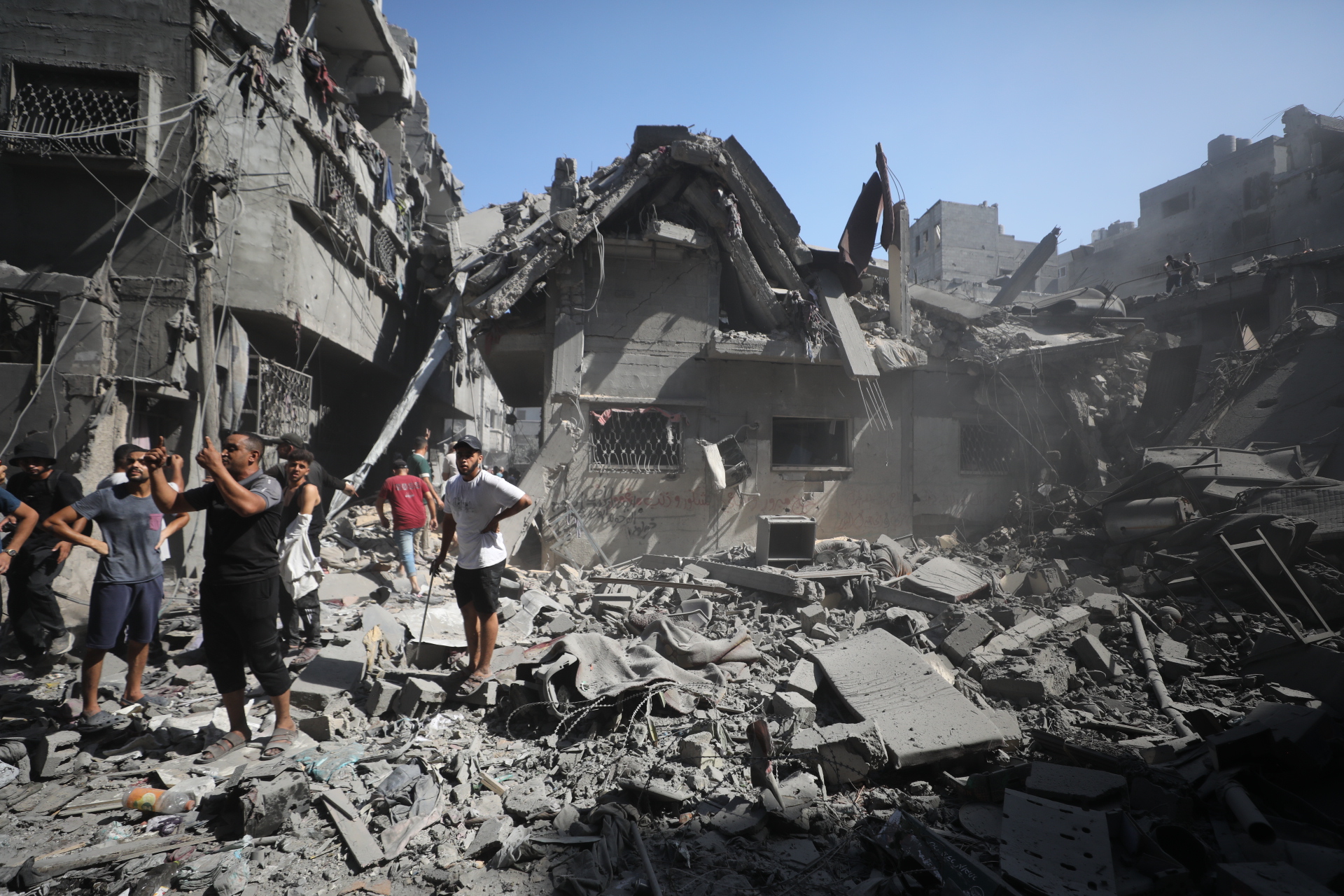 Gazze’de can kaybı 73 bin 821’e yükseldi