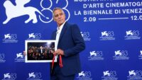 George Clooney, Venedik’te Trump yönetimini eleştirdi. “Ülkeyi liyakatsizler yönetiyor”