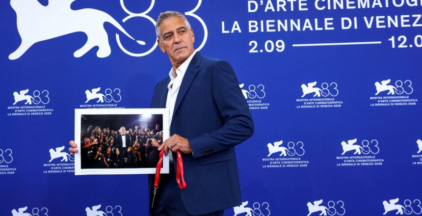 George Clooney, Venedik’te Trump yönetimini eleştirdi. “Ülkeyi liyakatsizler yönetiyor”