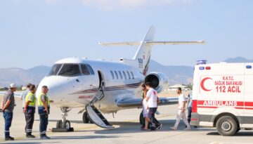 Girne’deki gemi kazasından kurtarılan hamile kadın ambulans uçakla Kocaeli’ye nakledildi