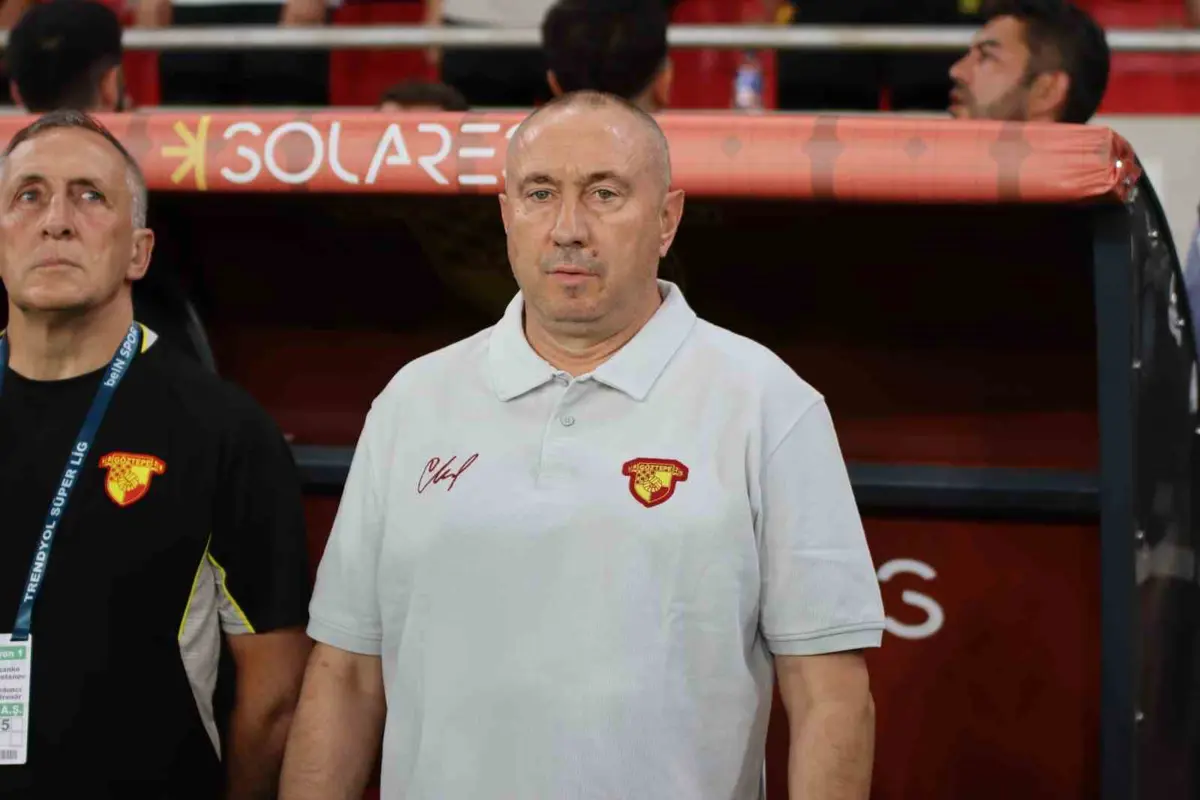 Göztepe’de Stoilov kararı verildi, sözleşmesi uzatıldı