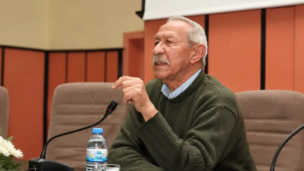 “Hocaların hocası” olarak bilinen Prof. Dr. Uğur Ersoy yaşamını yitirdi