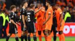 Hollanda-Almanya maçı herkesin dilinde. Hakemin gol kararı dünyayı ikiye böldü