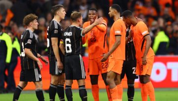 Hollanda-Almanya maçı herkesin dilinde. Hakemin gol kararı dünyayı ikiye böldü