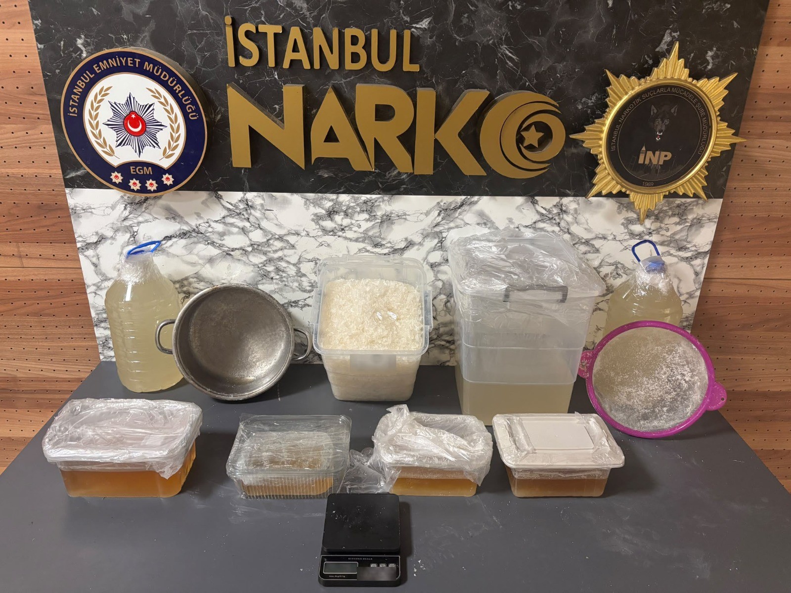 İstanbul’da uyuşturucu operasyonunda 26 kilo metamfetamin ele geçirildi