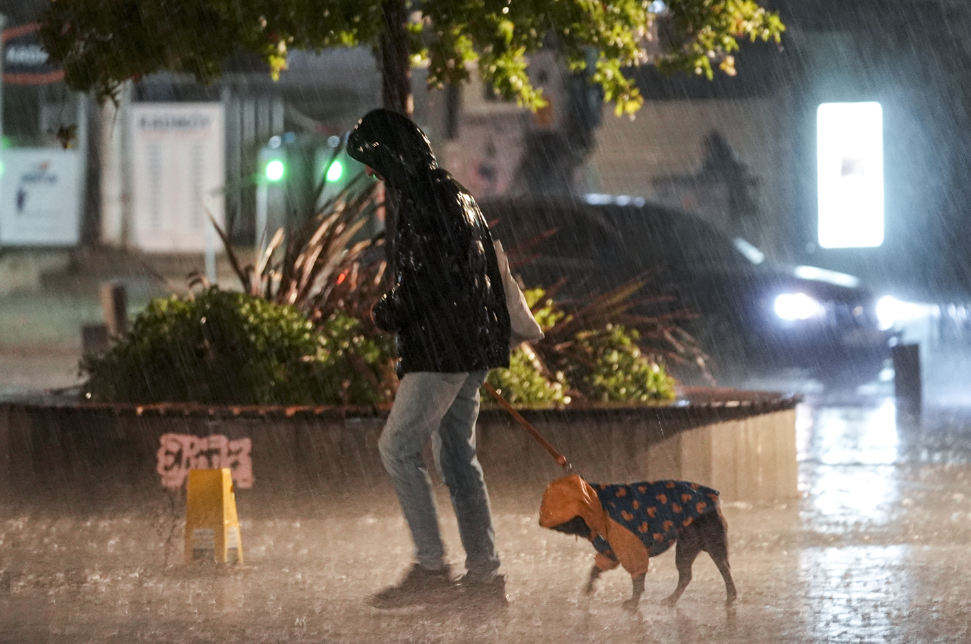 İstanbul’u sağanak teslim aldı. Yeni uyarılar peş peşe geliyor. Yağmur ne zaman bitecek?