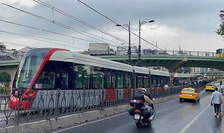 Kabataş-Bağcılar Tramvay Hattı’nda arıza. Seferler iptal edildi