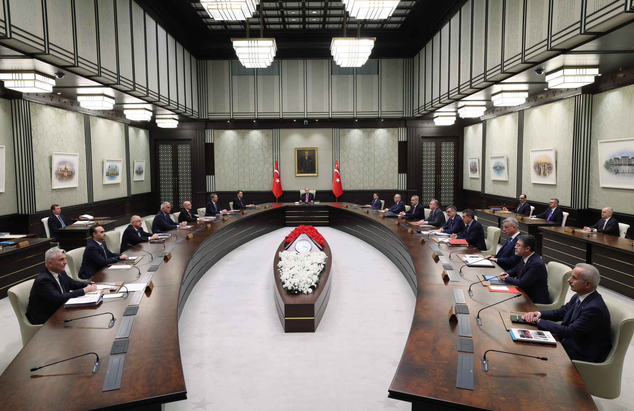 Kabine bu hafta toplanıyor. Gündemde hangi konular var?