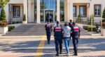 Kendilerini polis olarak tanıtıp vatandaşı dolandırdılar: 2 milyon TL’lik vurgunda 1 kişi tutuklandı
