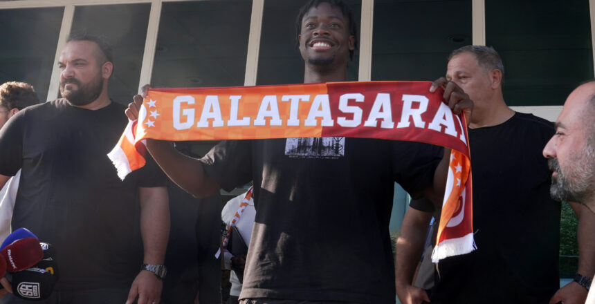 Maliyeti belli oldu. Galatasaray, Fransız futbolcu Bitshiabu’yu kadrosuna kattı