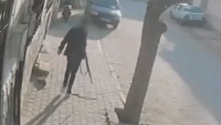 Manisa Turgutlu’da lise önünde silahlı saldırı. Kaçan saldırgan böyle görüntülendi
