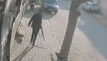 Manisa Turgutlu’da lise önünde silahlı saldırı. Kaçan saldırgan böyle görüntülendi