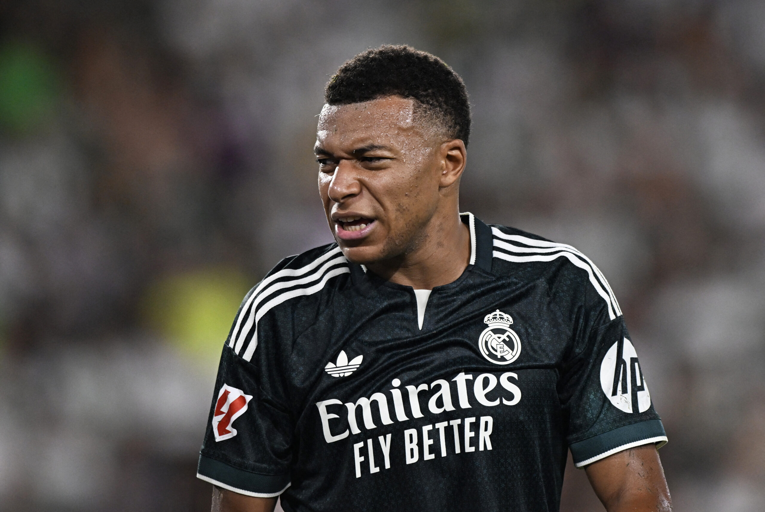 Real Madrid’de destek tişörtleri kriz çıkardı