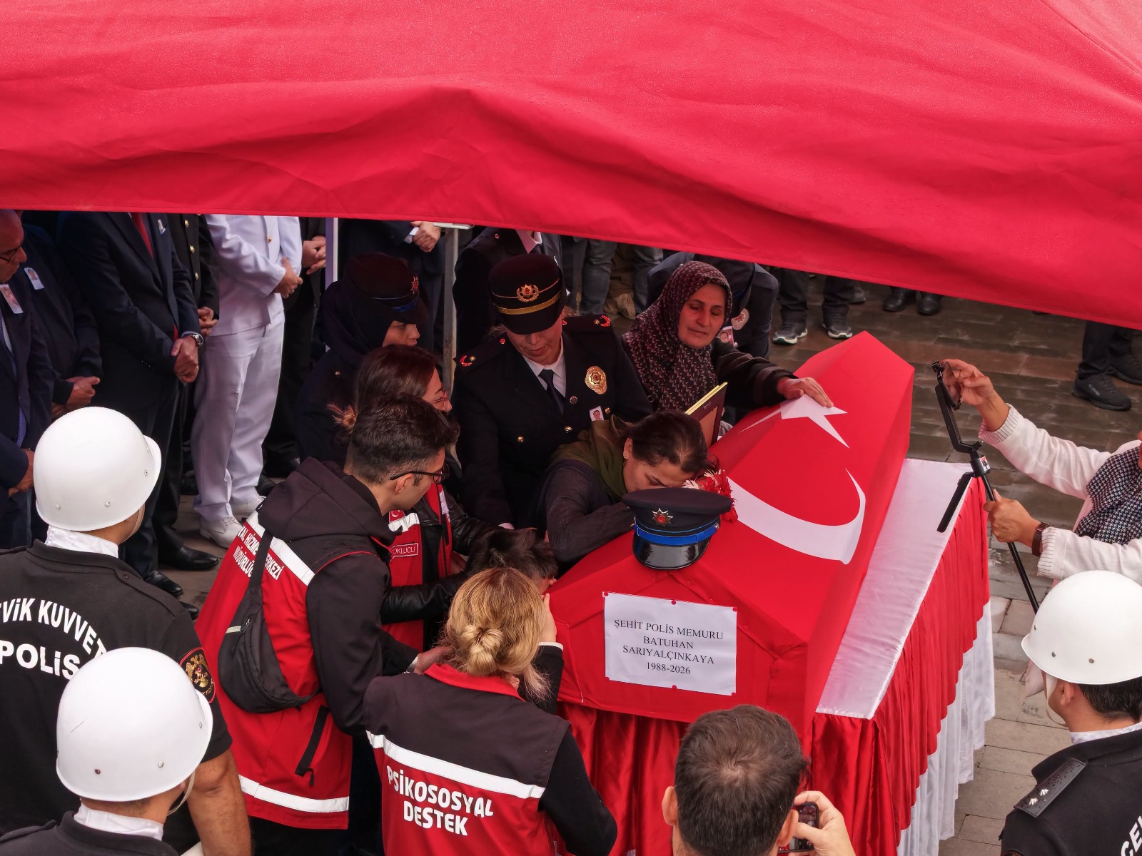 Şehit polis memuru, Giresun’da son yolculuğuna uğurlandı