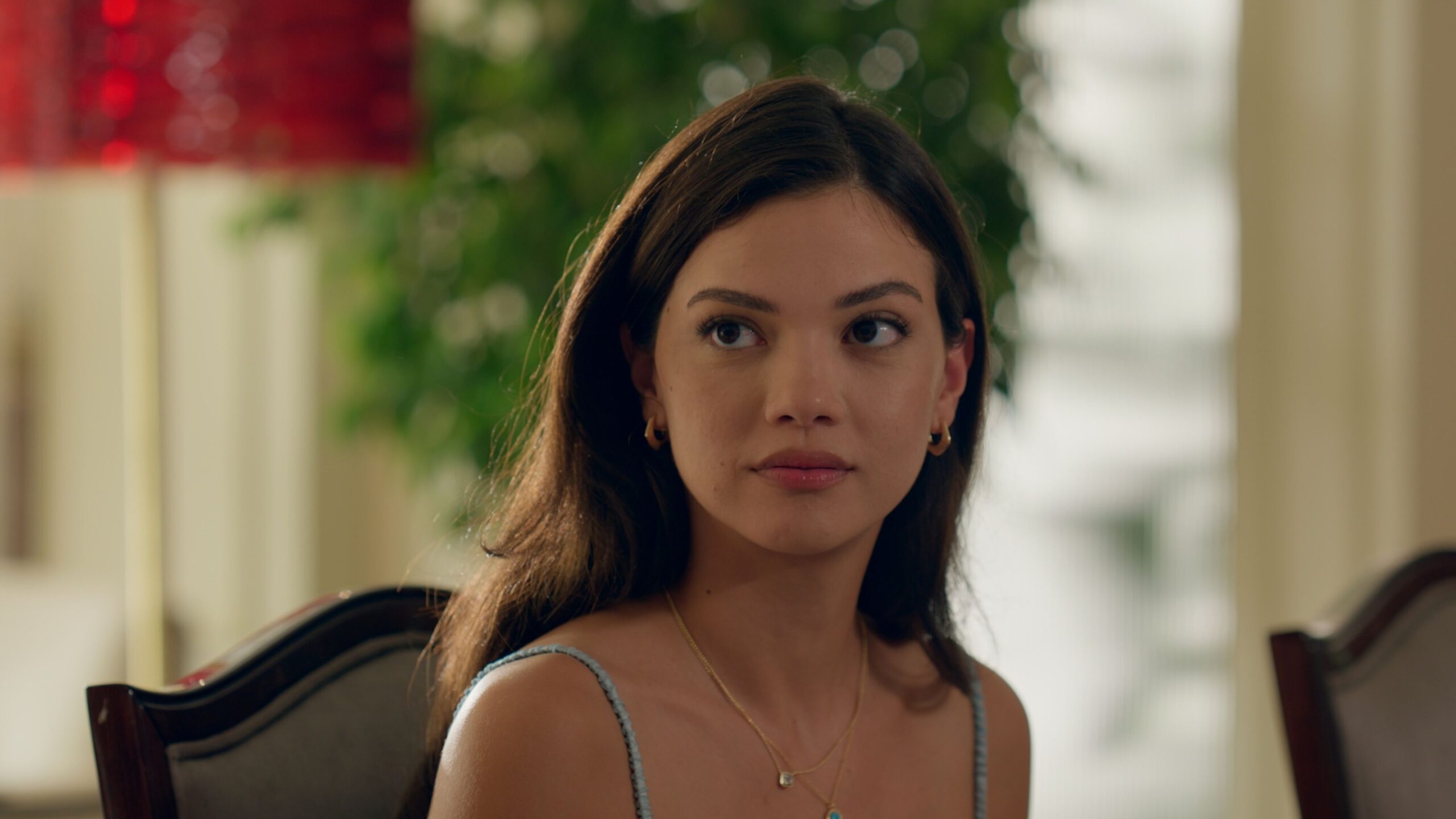 Star TV’nin yeni dizisi Başkalarının Hayatı’nın afişi yayınlandı