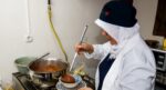 Tadan bir daha istiyor, kaşık kaşık şifa dağıtıyor. Ne tarhana ne mercimek, kuşburnundan yapılıyor