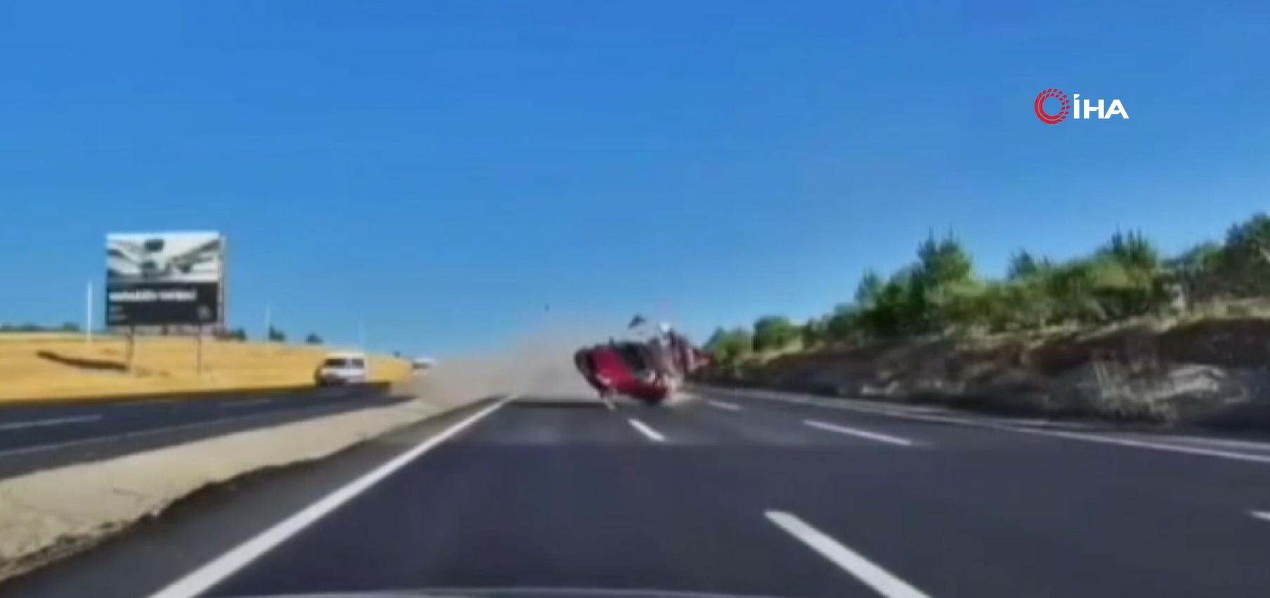 Takla atarak karşı yola geçti, 2 araca çarptı. 1 ölü, 7 yaralı