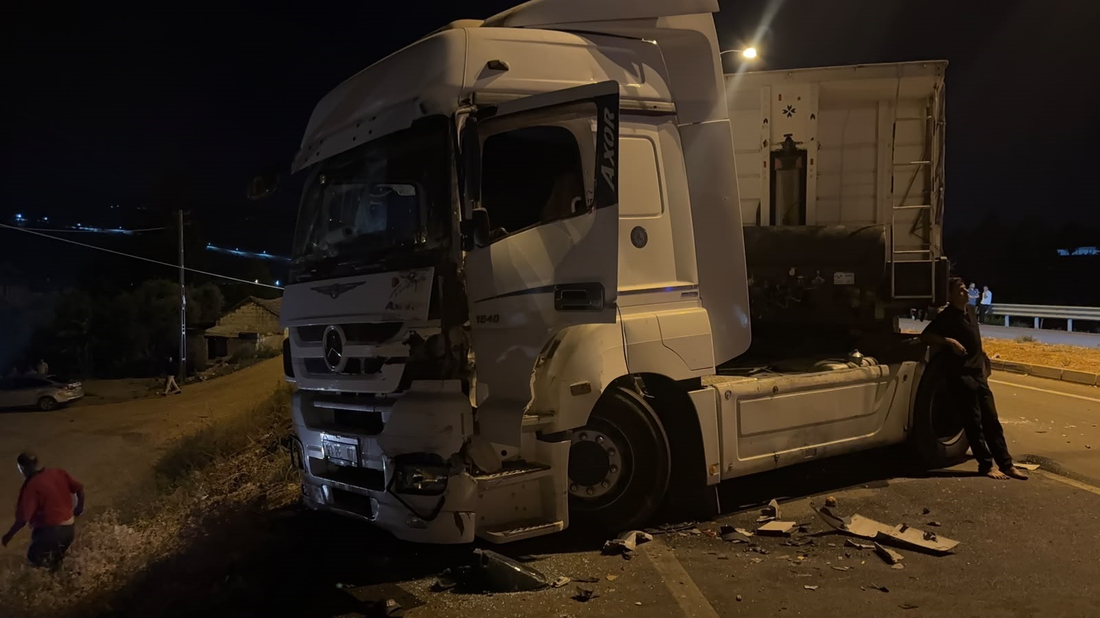 Tır şoförleri sınırda birbirine girdi