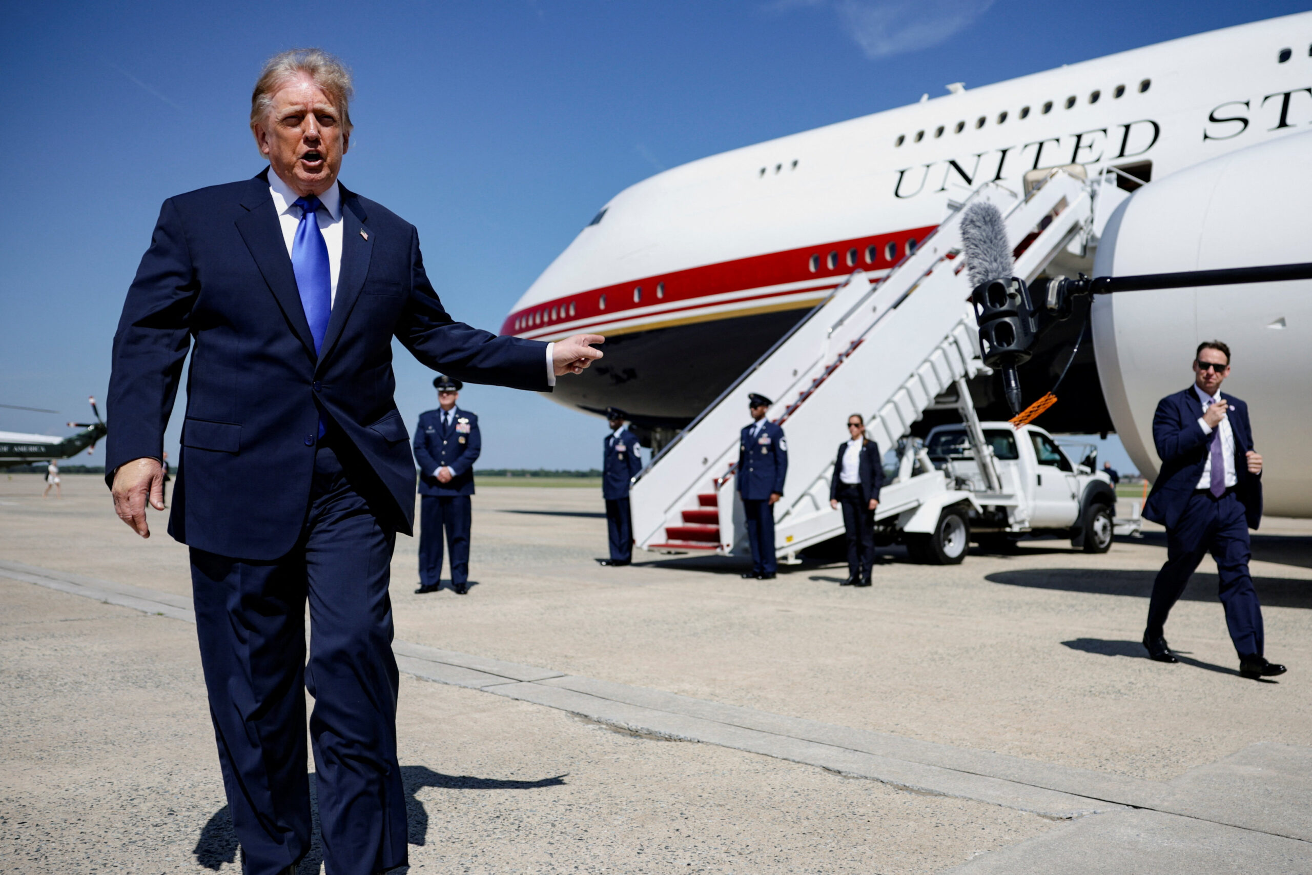Trump, İran’la savaşın ara seçimlerden hemen sonra sona ereceğini söyledi