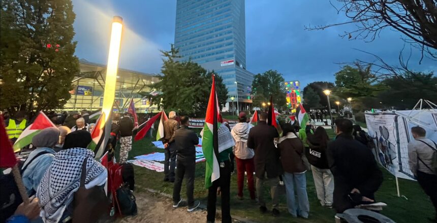 Uluslar Ligi’ndeki maç öncesi İsrail’e protesto. “Barış, haysiyet ve adalet”