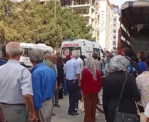 Veli Ağbaba pazarda fenalaştı