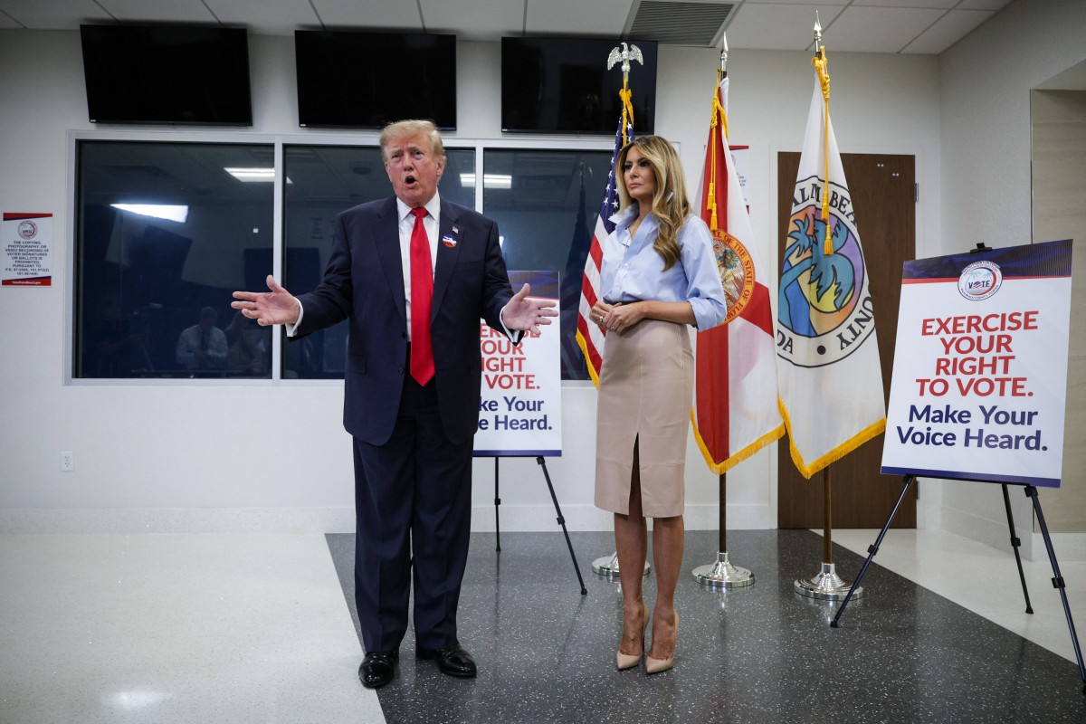 ABD Başkanı Trump, erken oy kullanma işlemlerinin başladığı Florida’da oyunu kullandı
