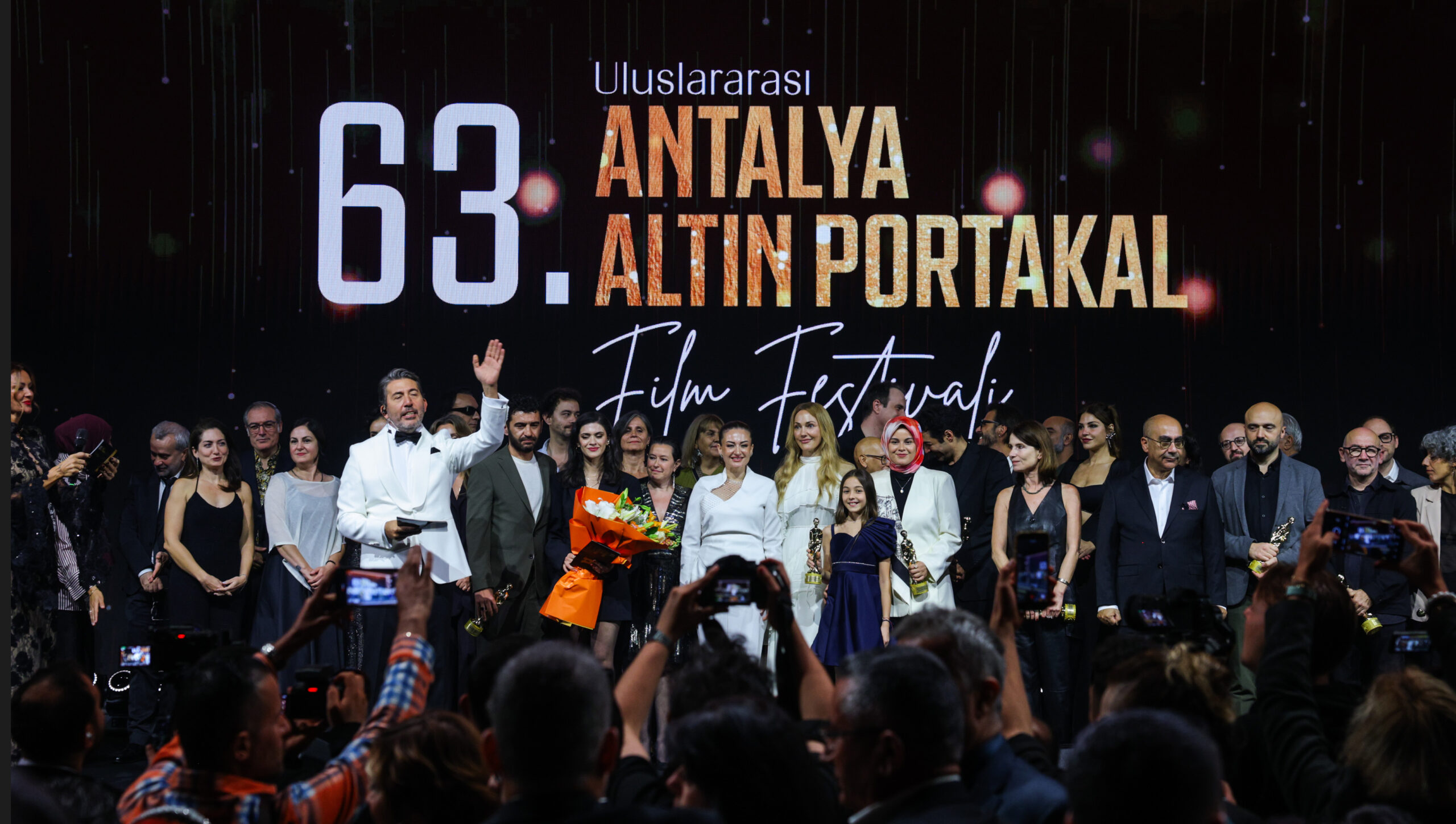 Altın Portakal’a 6 ödülle “Taş ve Tüy” damgası