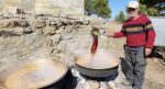 Astım, bronşit ve kansızlık için faydalıymış. Kazanda kaynatılarak üretiliyor