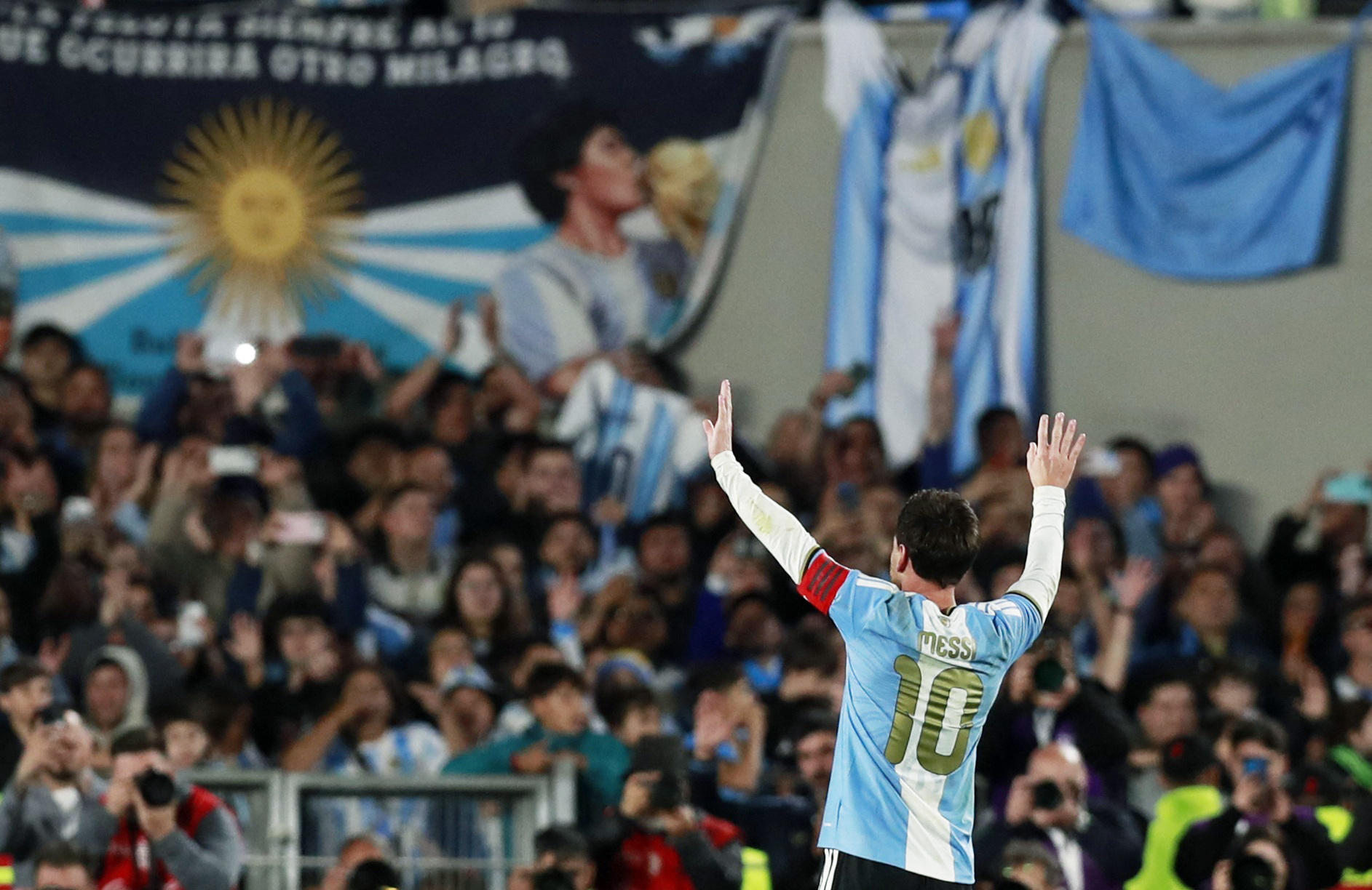 Bir devir kapandı. Messi’den gol ve asistle veda