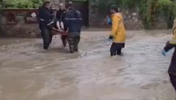 Bodrum’da sağanak: Mahsur kalan hamile kadın böyle kurtarıldı