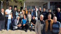 Çağatay Ulusoy’dan aile ziyareti! Anne ve babasıyla Bulgaristan’daki köyüne gitti
