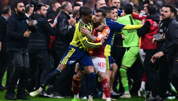 Derbi bitti, birbirlerine girdiler. Fenerbahçeli Brown ve Galatasaraylı Abdülkerim’den olay açıklama