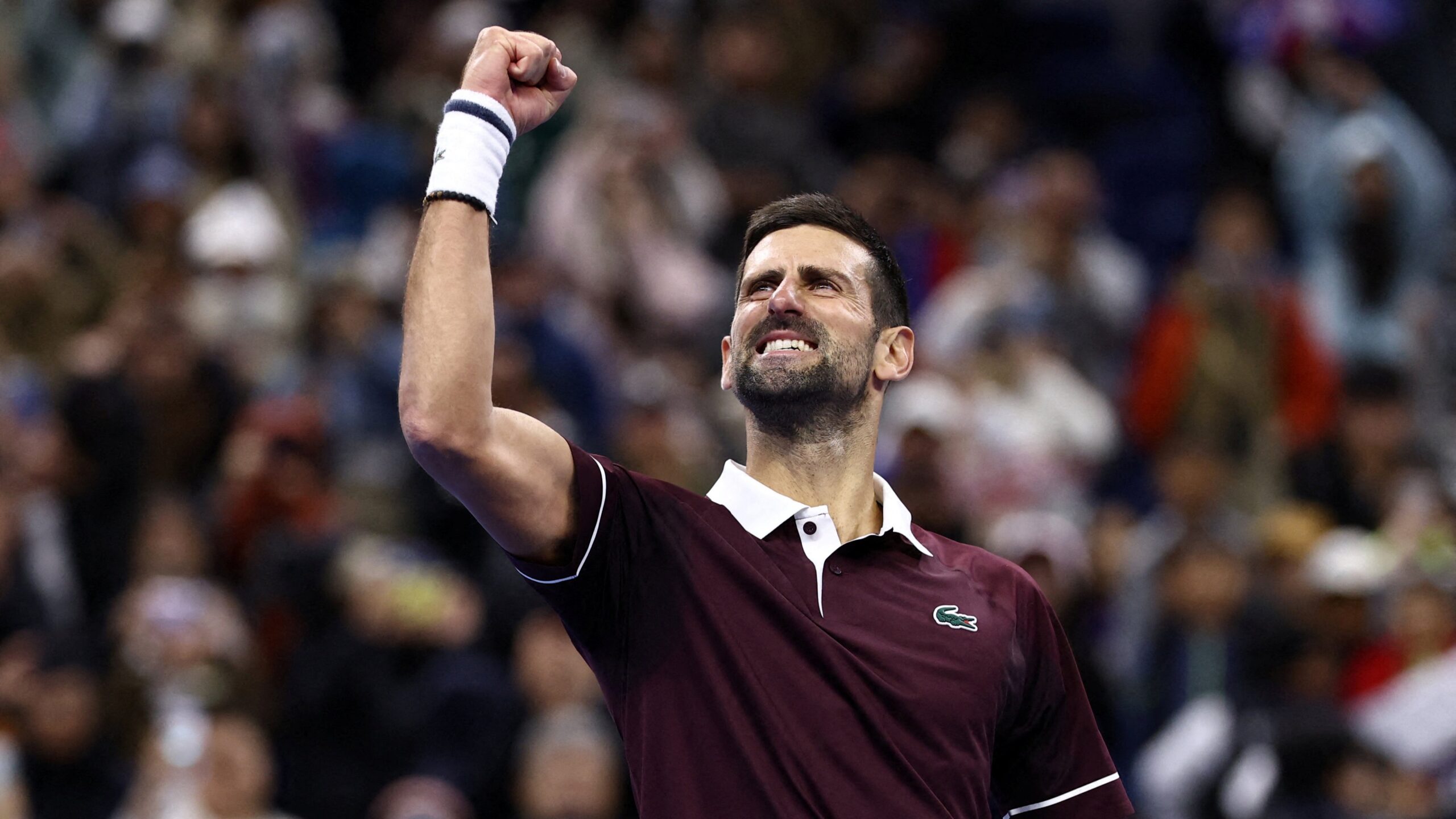 Djokovic, Zverev’i eledi ve Rafael Nadal’ın rekorunu tarihe gömdü