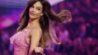 Doğumdan 6 hafta sonra Victoria’s Secret defilesine çıktı