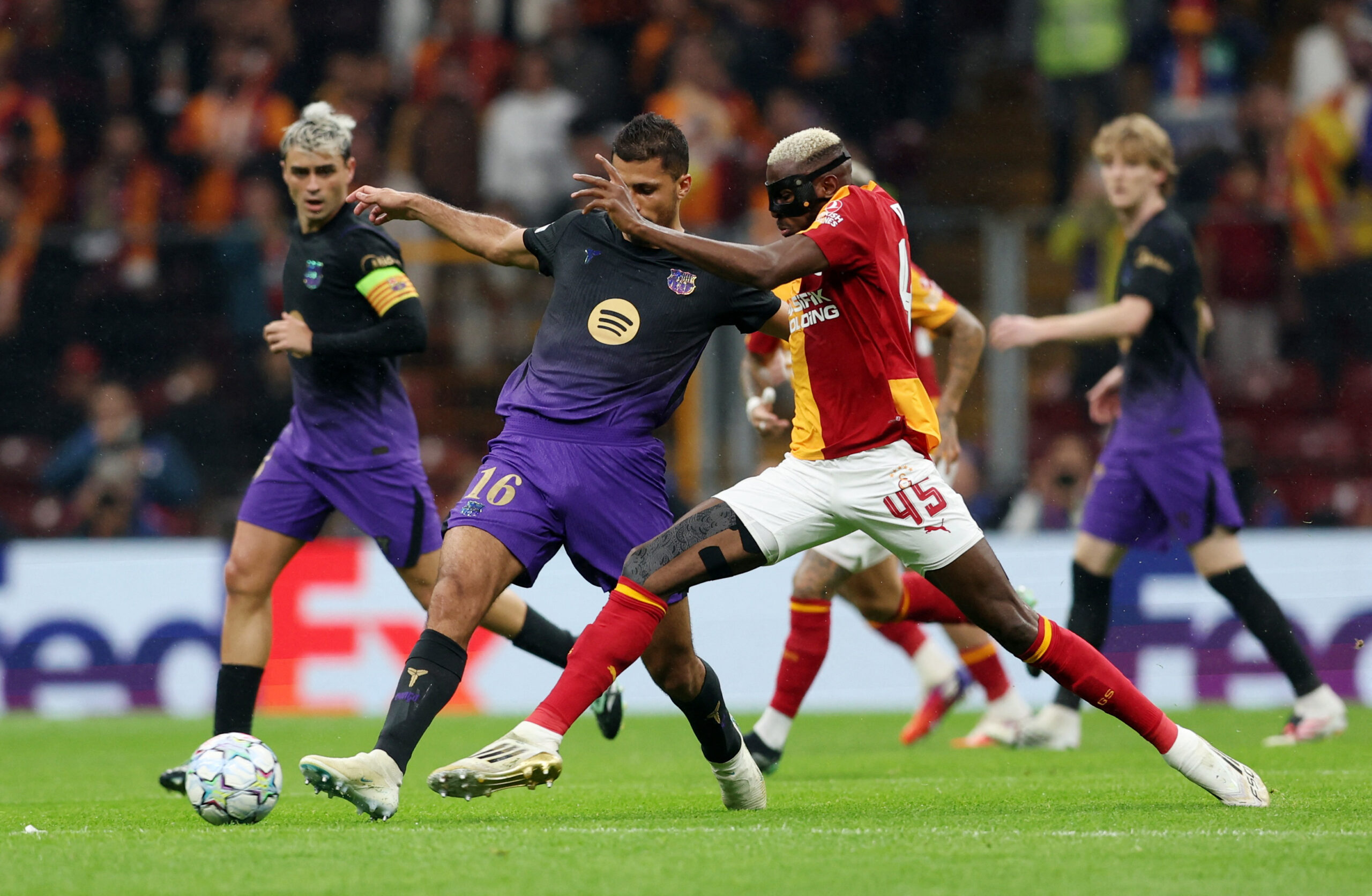 Dünya, Galatasaray-Barcelona maçını konuşuyor. “Cehennemde soğukkanlılık”