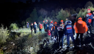 Eğitim için Isparta’ya ekip kanyonda kayboldu: 1 ölü, 13 kayıp