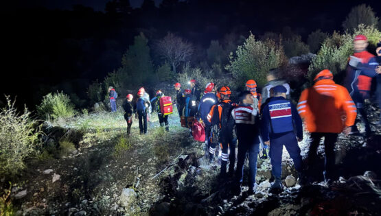 Eğitim için Isparta’ya ekip kanyonda kayboldu: 1 ölü, 13 kayıp